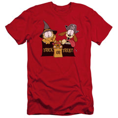 Garfield Trick Or Treat Men's Ultra-Soft 30/1 Cotton Slim Short-Sleeve T-Shirt