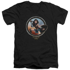 Wonder Woman Movie Battle Pose Men's 30/1 Cotton Slim V-Neck T-Shirt