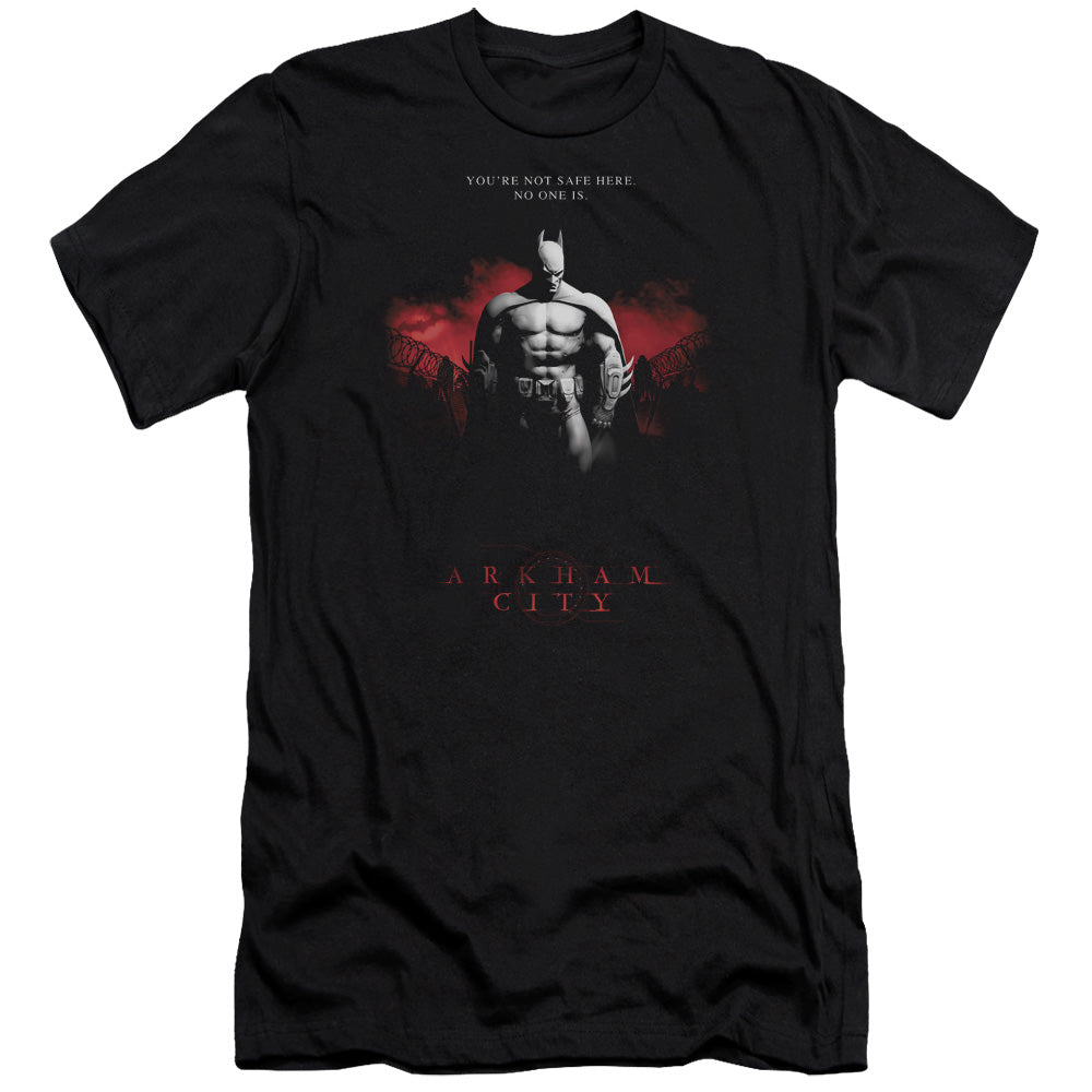 Batman Arkham City Standing Strong Men's Ultra-Soft 30/1 Cotton Slim Short-Sleeve T-Shirt