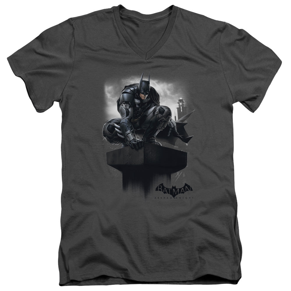 Batman Arkham Knight Perched Men's 30/1 Cotton Slim V-Neck T-Shirt