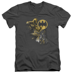 Batman Comics Bat Signal Men's 30/1 Cotton Slim V-Neck T-Shirt