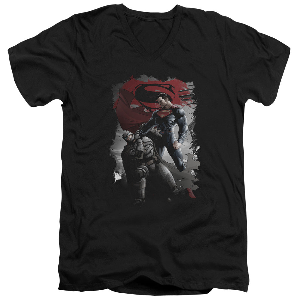 Batman v Superman Choke Men's 30/1 Cotton Slim V-Neck T-Shirt