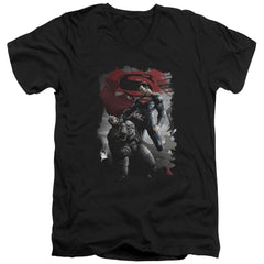 Batman v Superman Choke Men's 30/1 Cotton Slim V-Neck T-Shirt