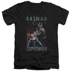 Batman v Superman Hero Split Men's 30/1 Cotton Slim V-Neck T-Shirt